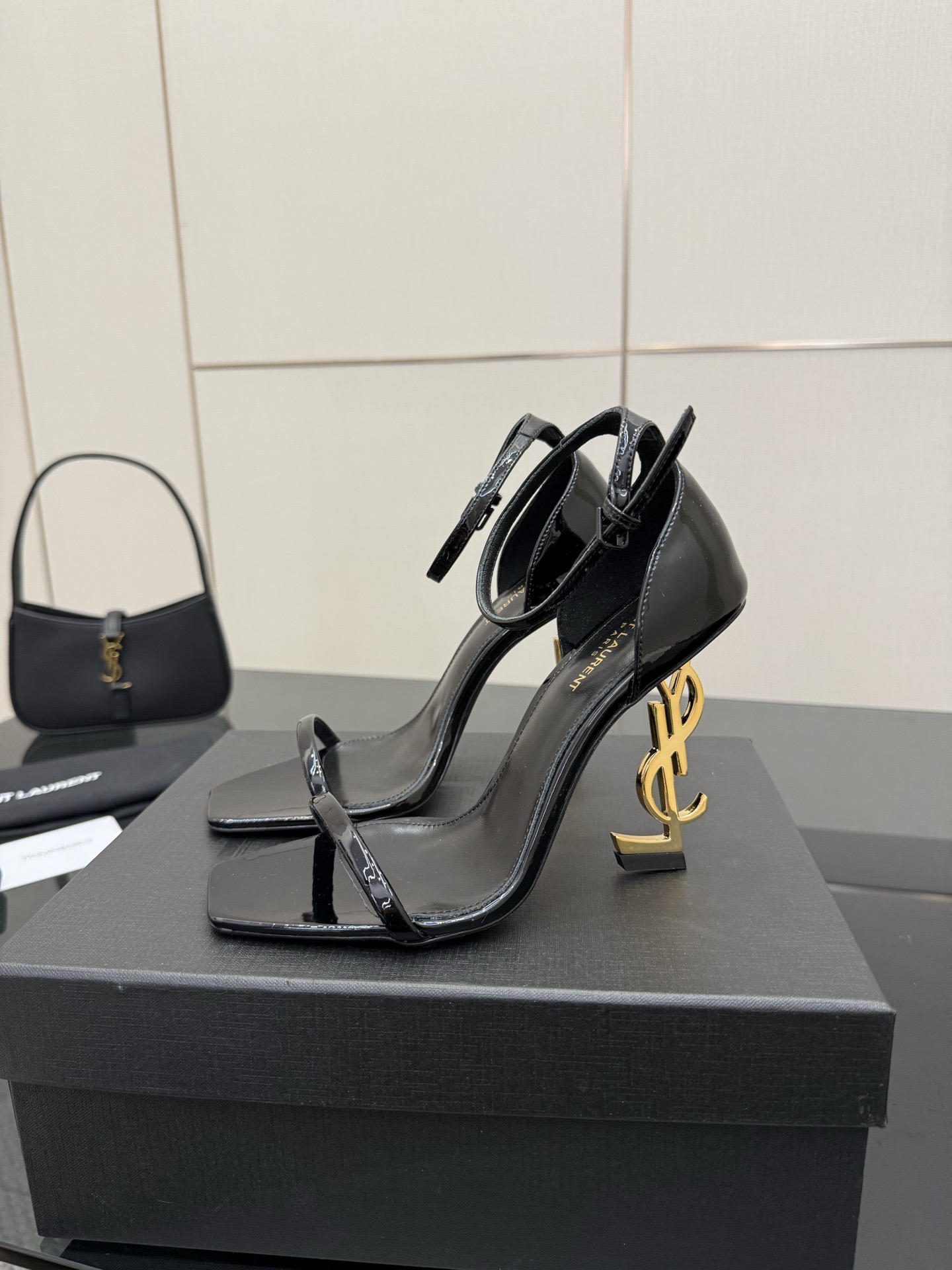 YSL OPYUM SANDALS IN PATENT LEATHER