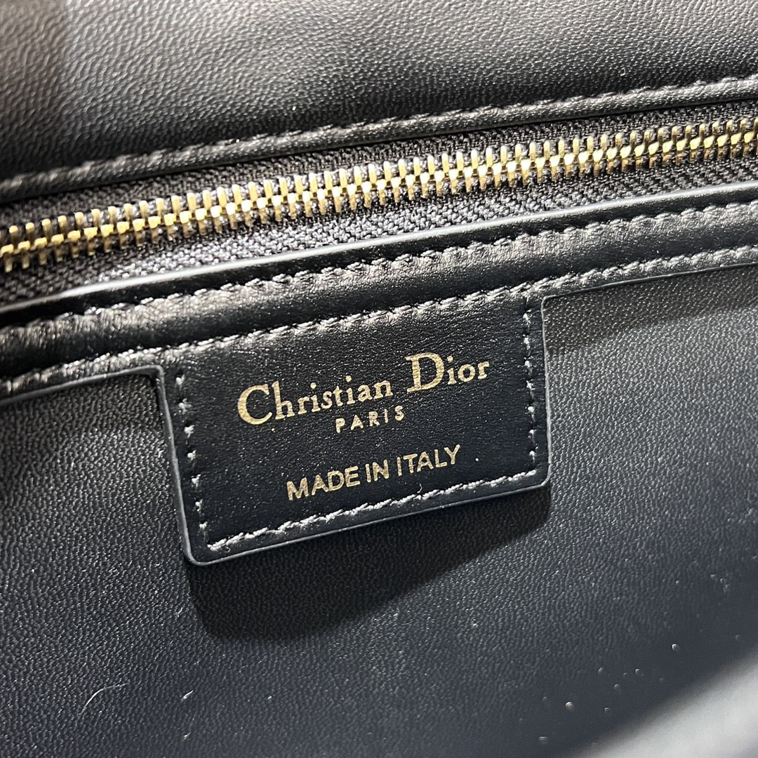 Medium Dior Caro Bag