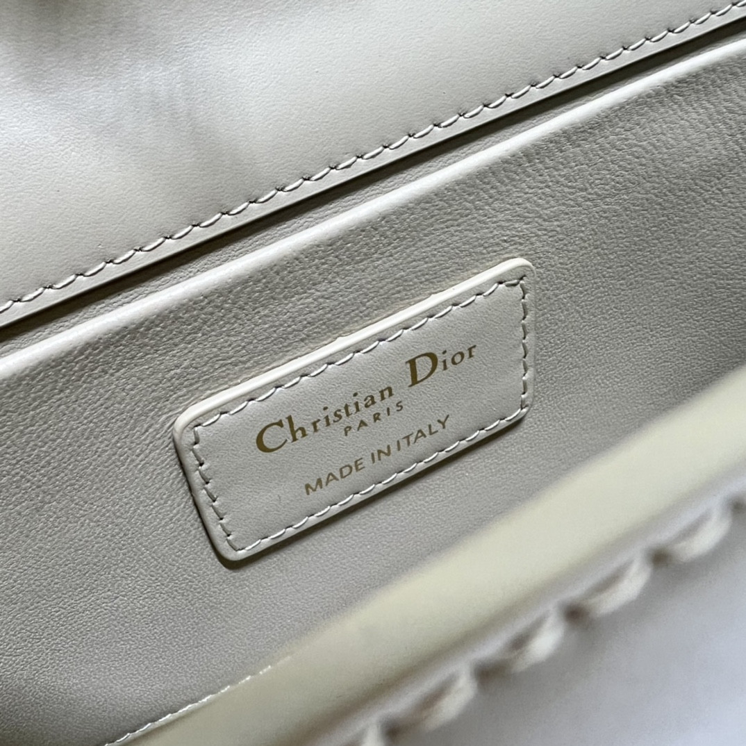 30 Montaigne East-west Bag With Chain