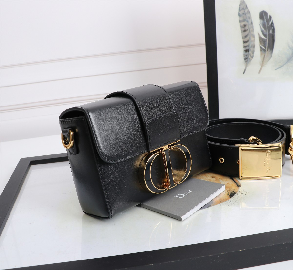 30 Montaigne Box Bag