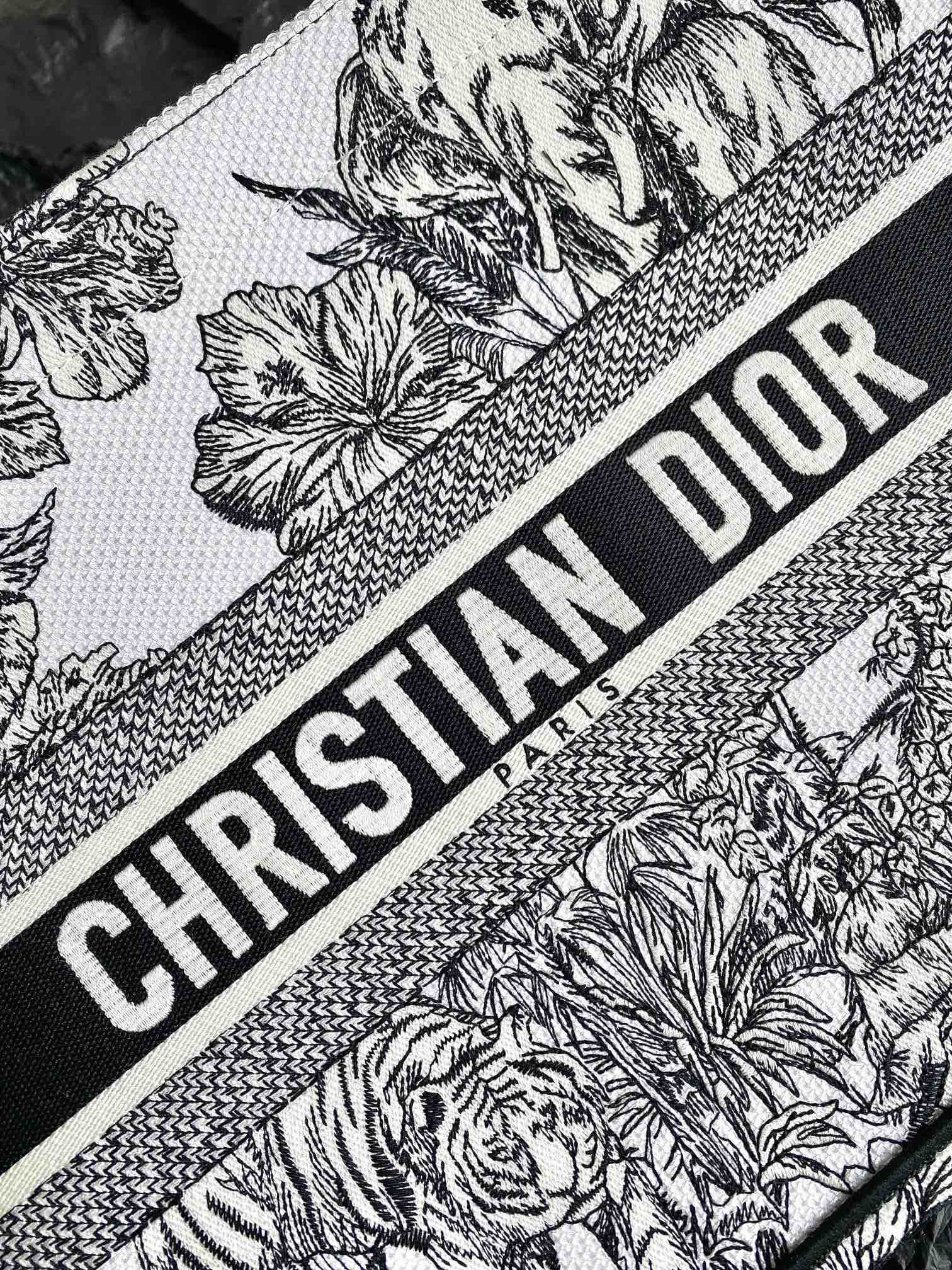 Medium Dior Book Tote