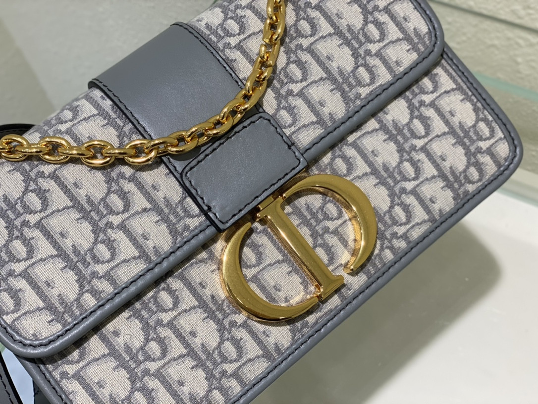 30 Montaigne Chain Bag