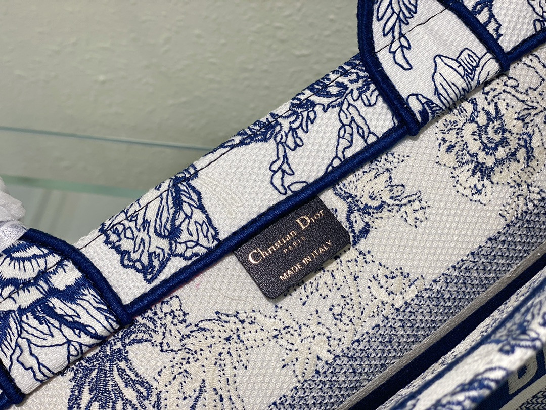 Medium Dior Book Tote
