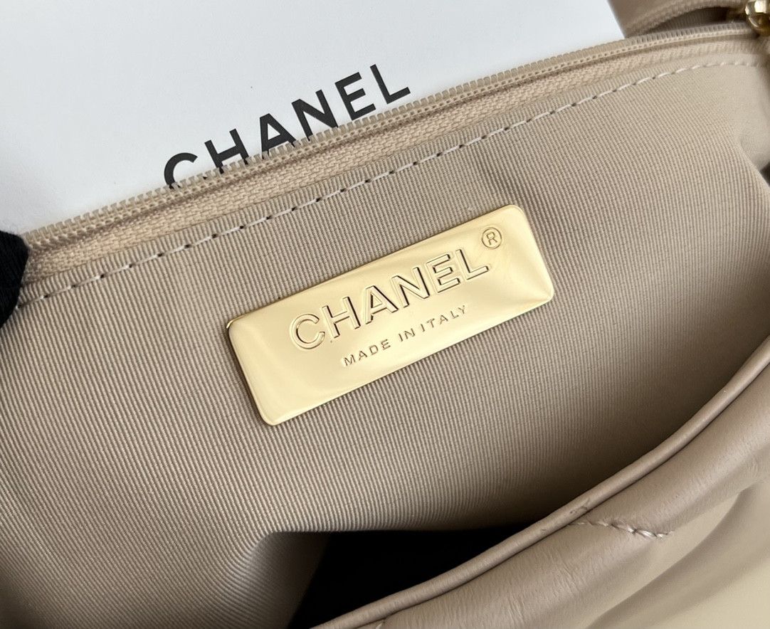 Chanle 19 Handbag