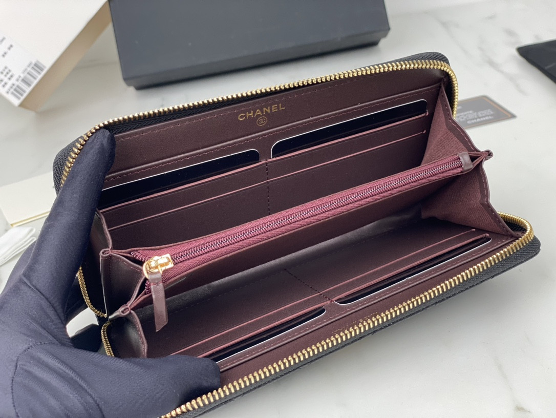 Chanle Zipped Wallet