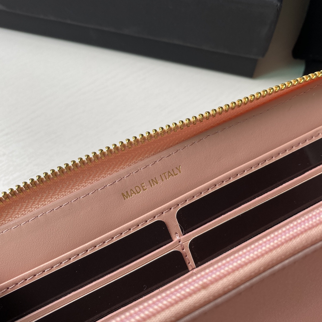 Chanle Zipped Wallet