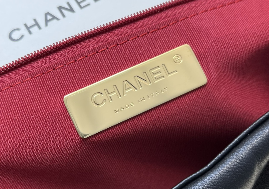 Chanle 19 Large Handbag