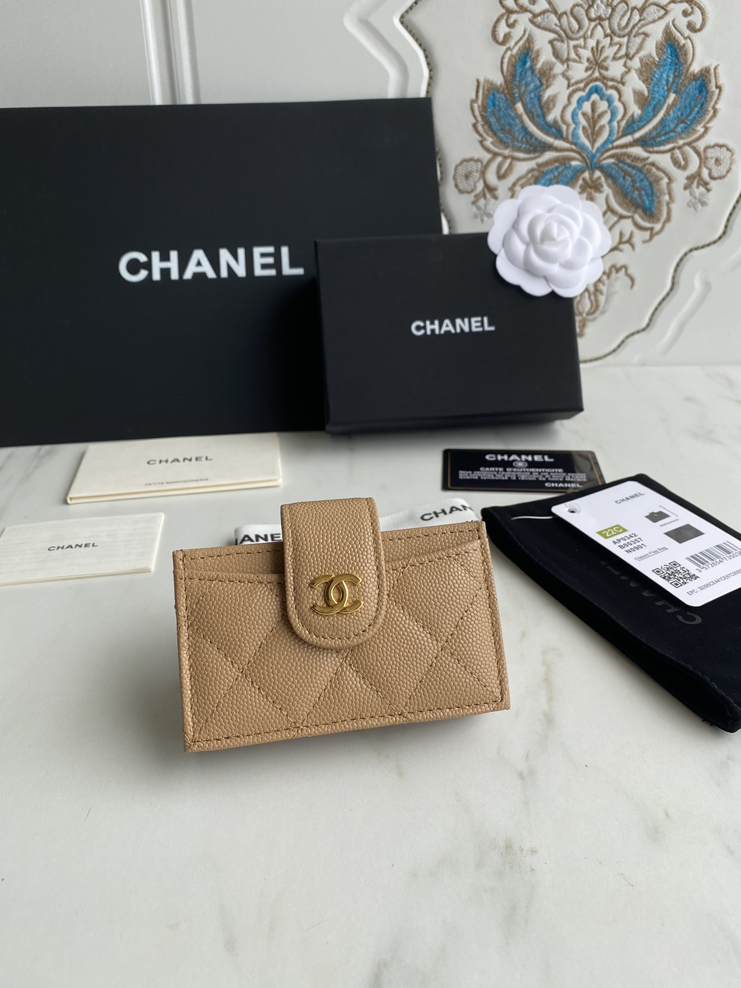 Chanle Flap Wallet