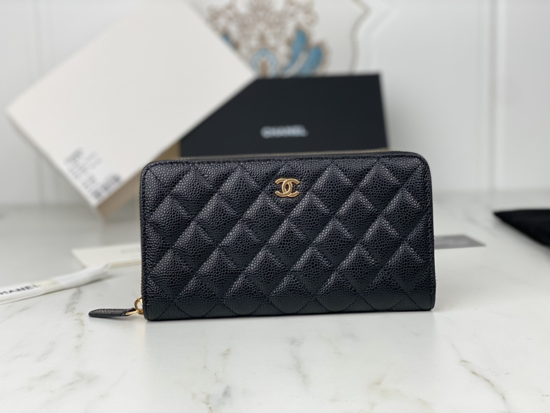 Chanle Zipped Wallet