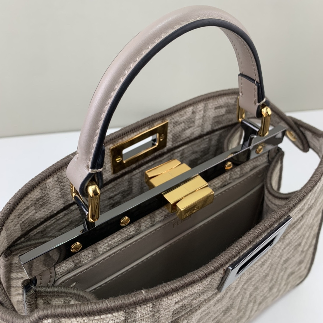 Fendi Peekaboo Iseeu Small