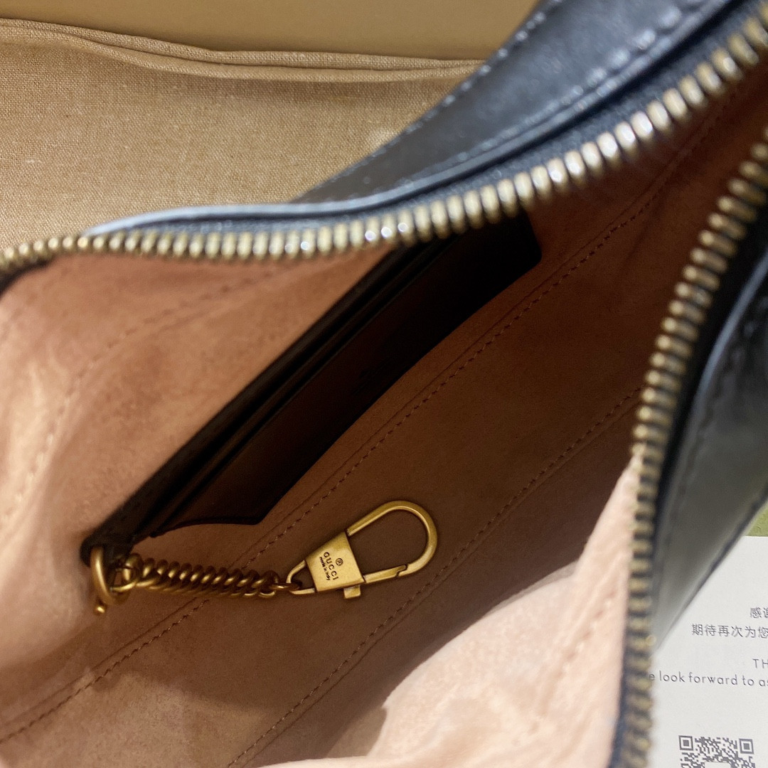 G*u*i gg marmont bag