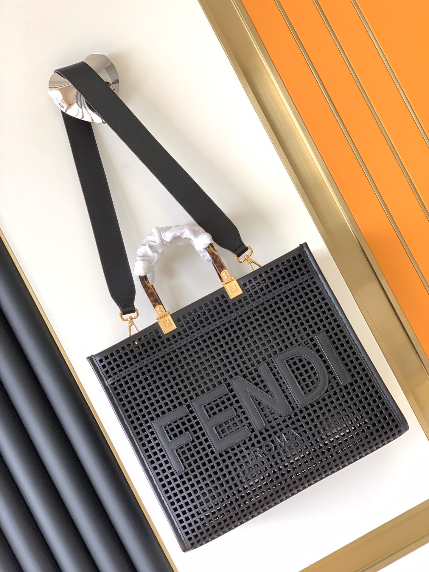 FENDI SUNSHINE SHOPPER TOTE