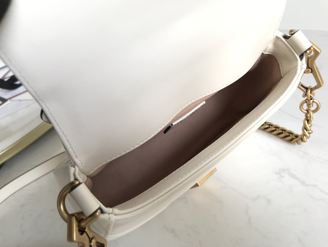 G*u*i gg marmont bag