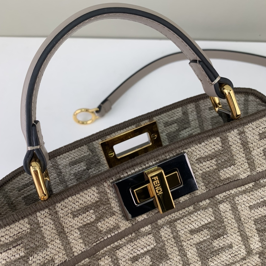 Fendi Peekaboo Iseeu Small