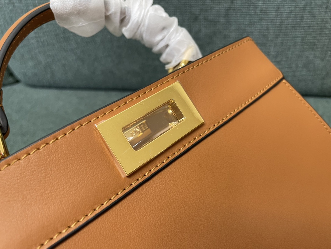 Fendi Peekaboo Iseeu Small