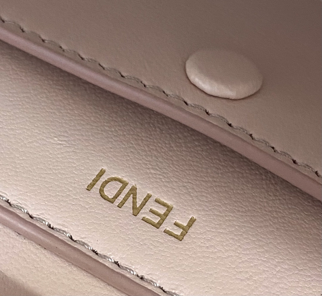 Fendi Peekaboo Iseeu