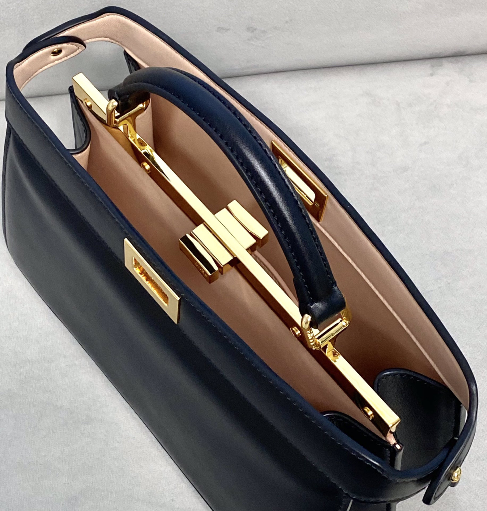 Fendi Peekaboo Iseeu