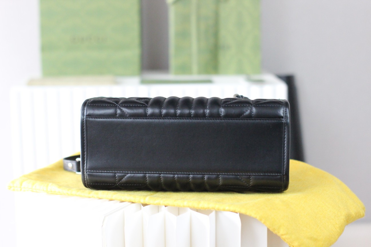 G*u*i gg marmont bag