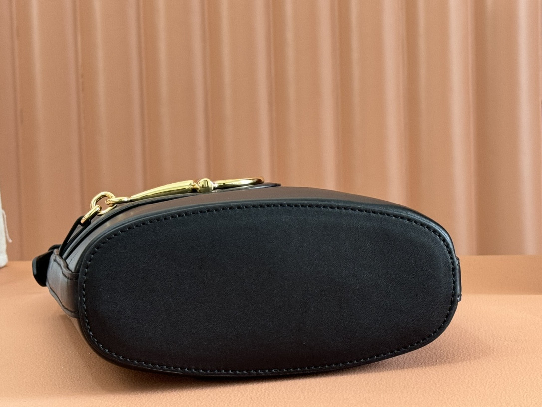 G*u*i 2025 spring/summer collection mini bucket bag