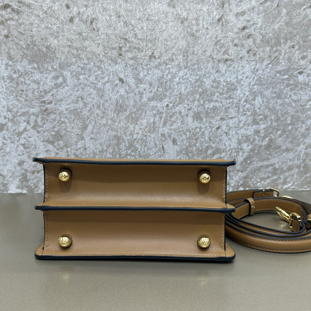 Fendi Peekaboo Iseeu Petite