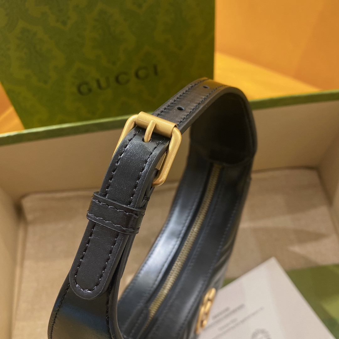 G*u*i gg marmont bag