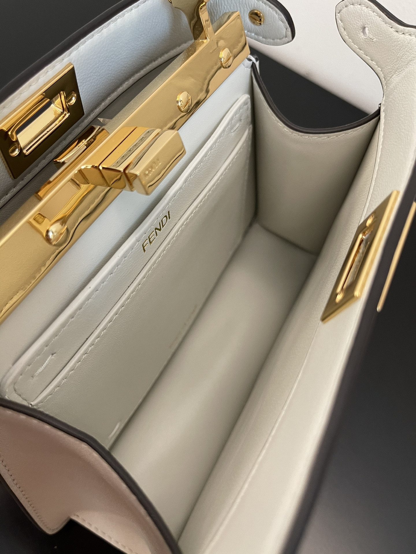 Fendi Peekaboo Iseeu Petite