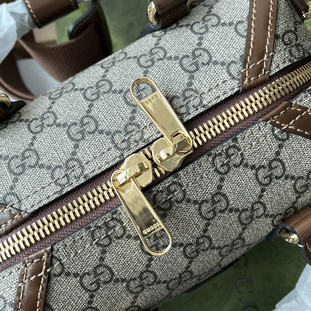 G*u*i small duffle bag with interlocking g