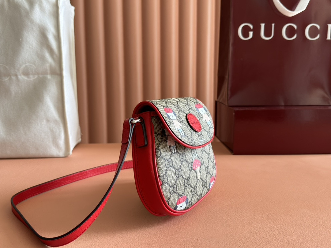 G*u*i children printed shoulder bag