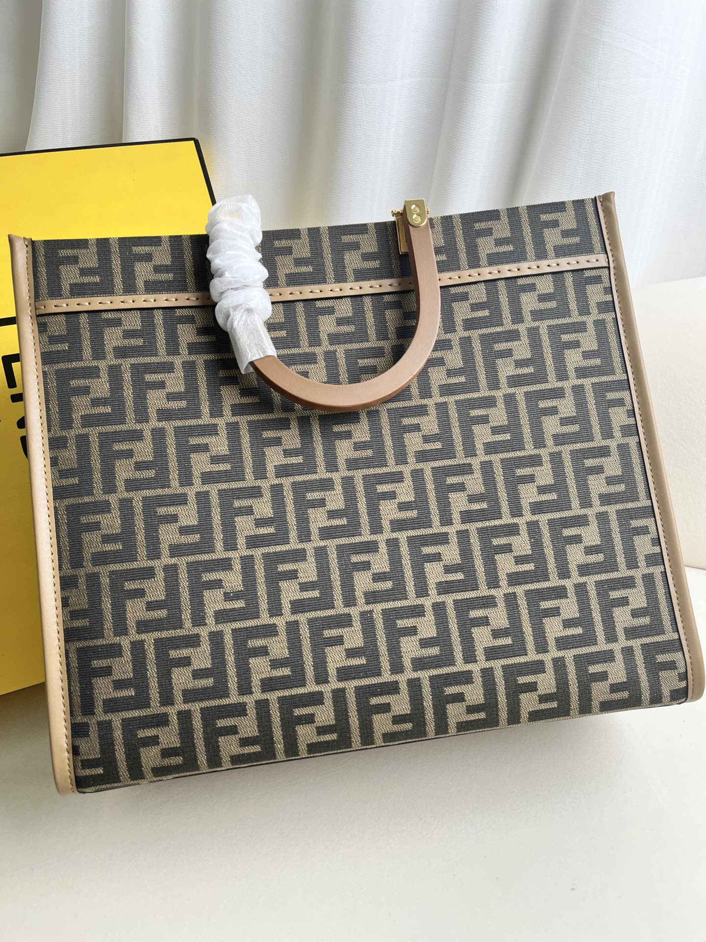 FENDI SUNSHINE TOTE