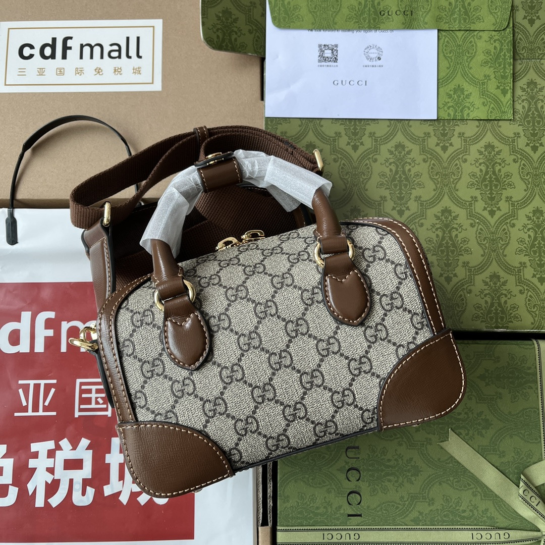 G*u*i small duffle bag with interlocking g