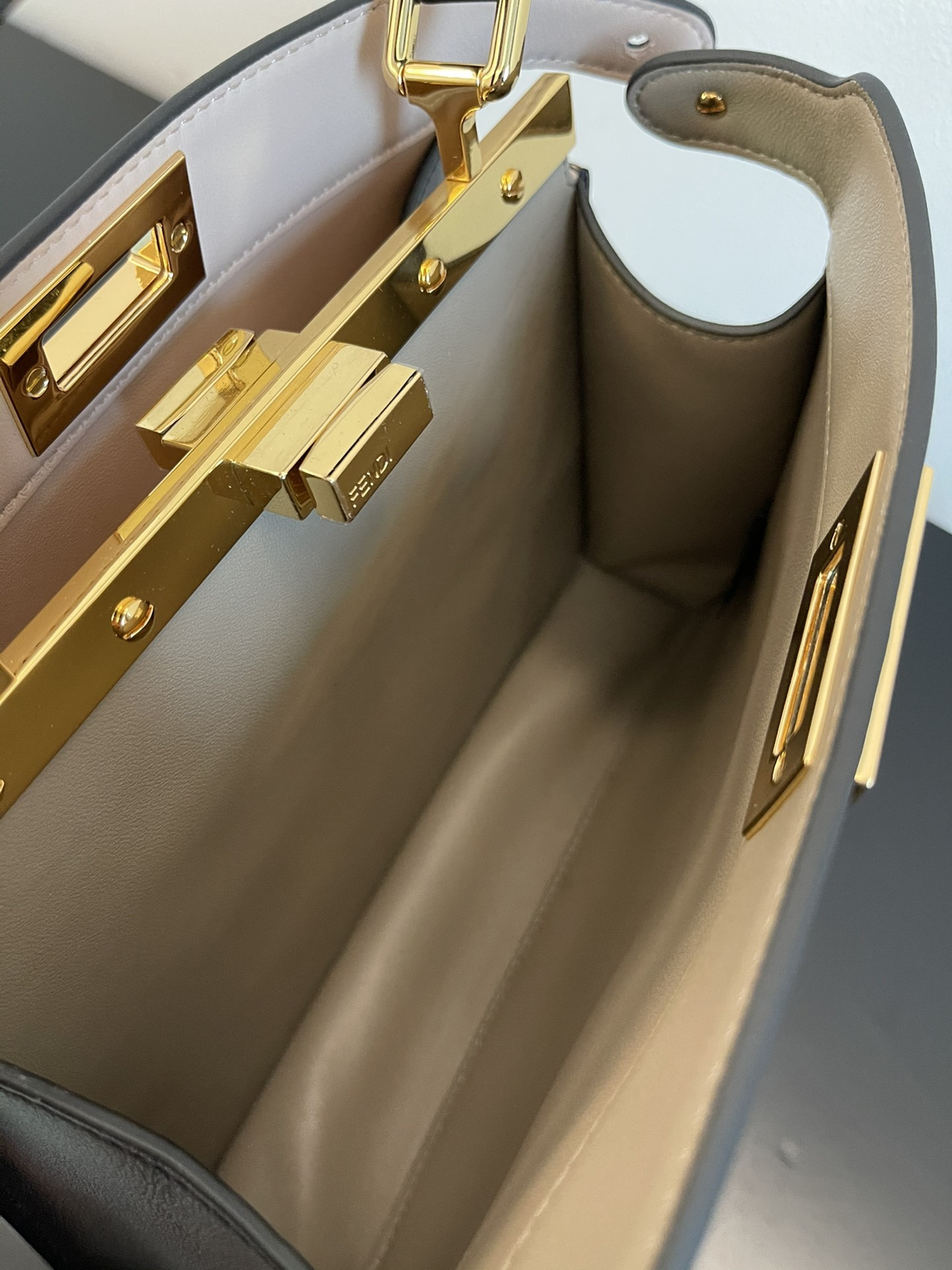 Fendi Peekaboo Iseeu Small