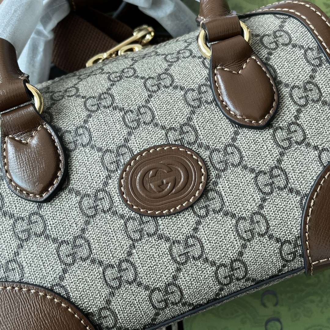 G*u*i small duffle bag with interlocking g