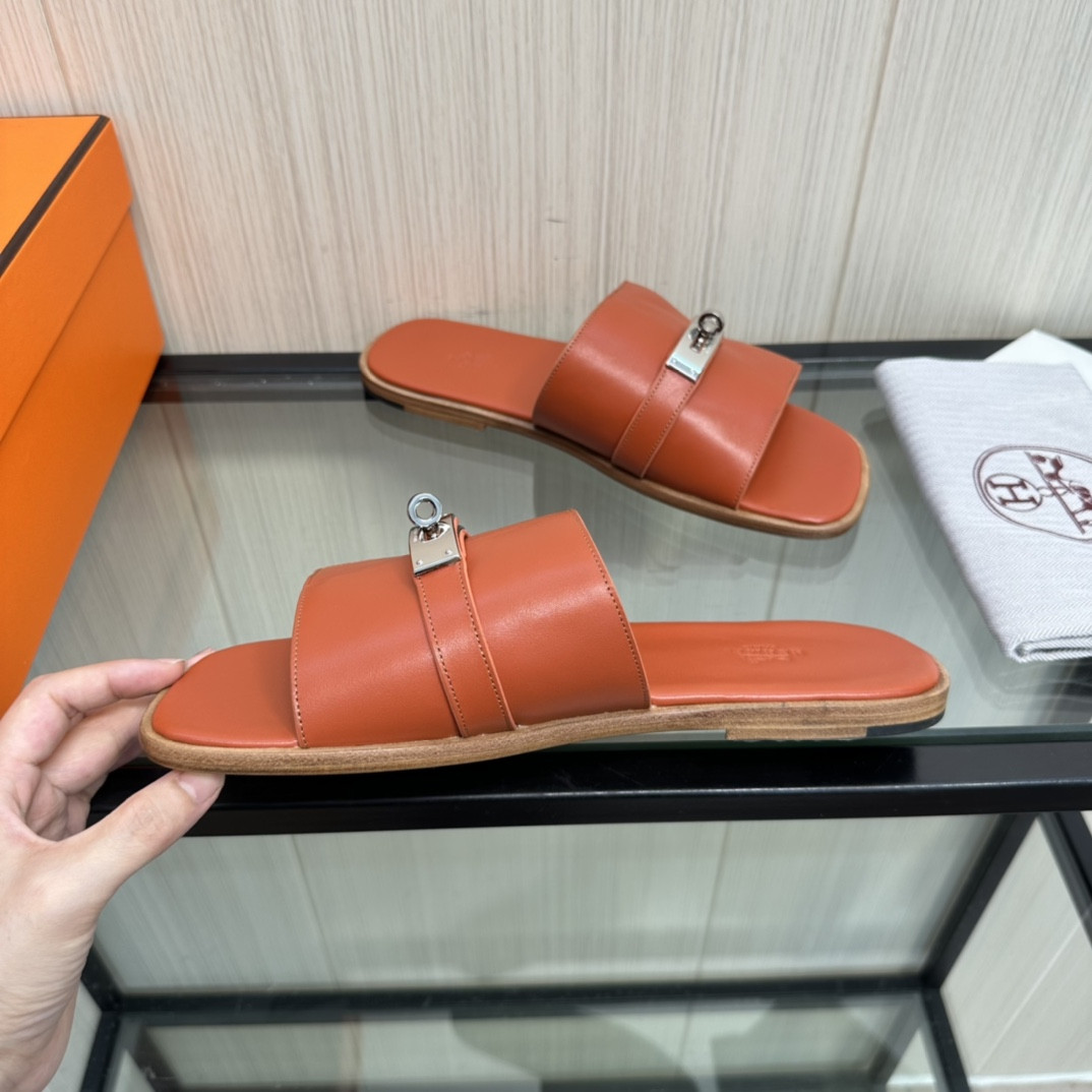 HERMES KELLY LOCK SLIPPERS