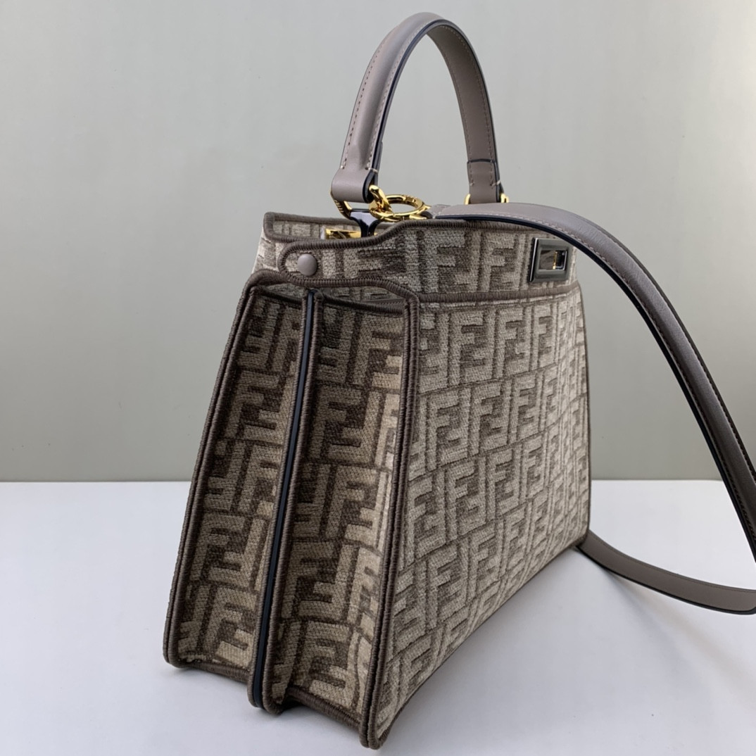 Fendi Peekaboo Iseeu Medium Bag