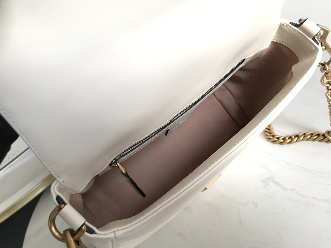 G*u*i gg marmont bag