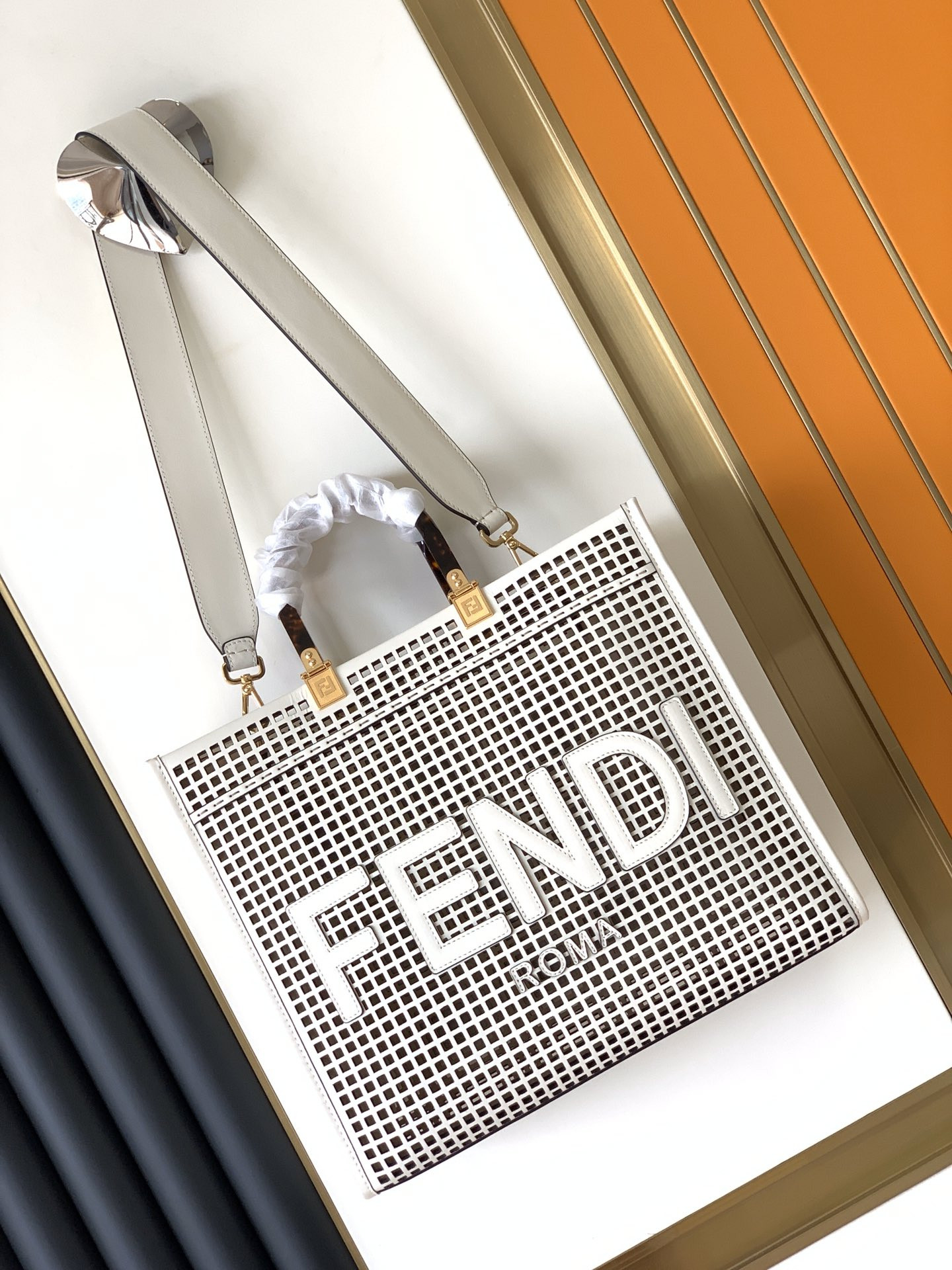 FENDI SUNSHINE SHOPPER TOTE