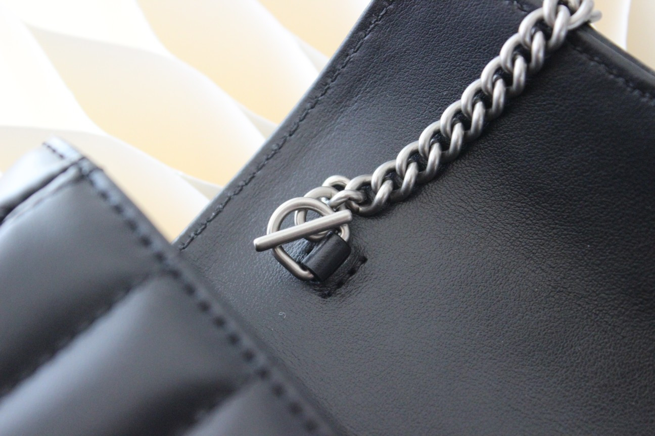 G*u*i gg marmont bag