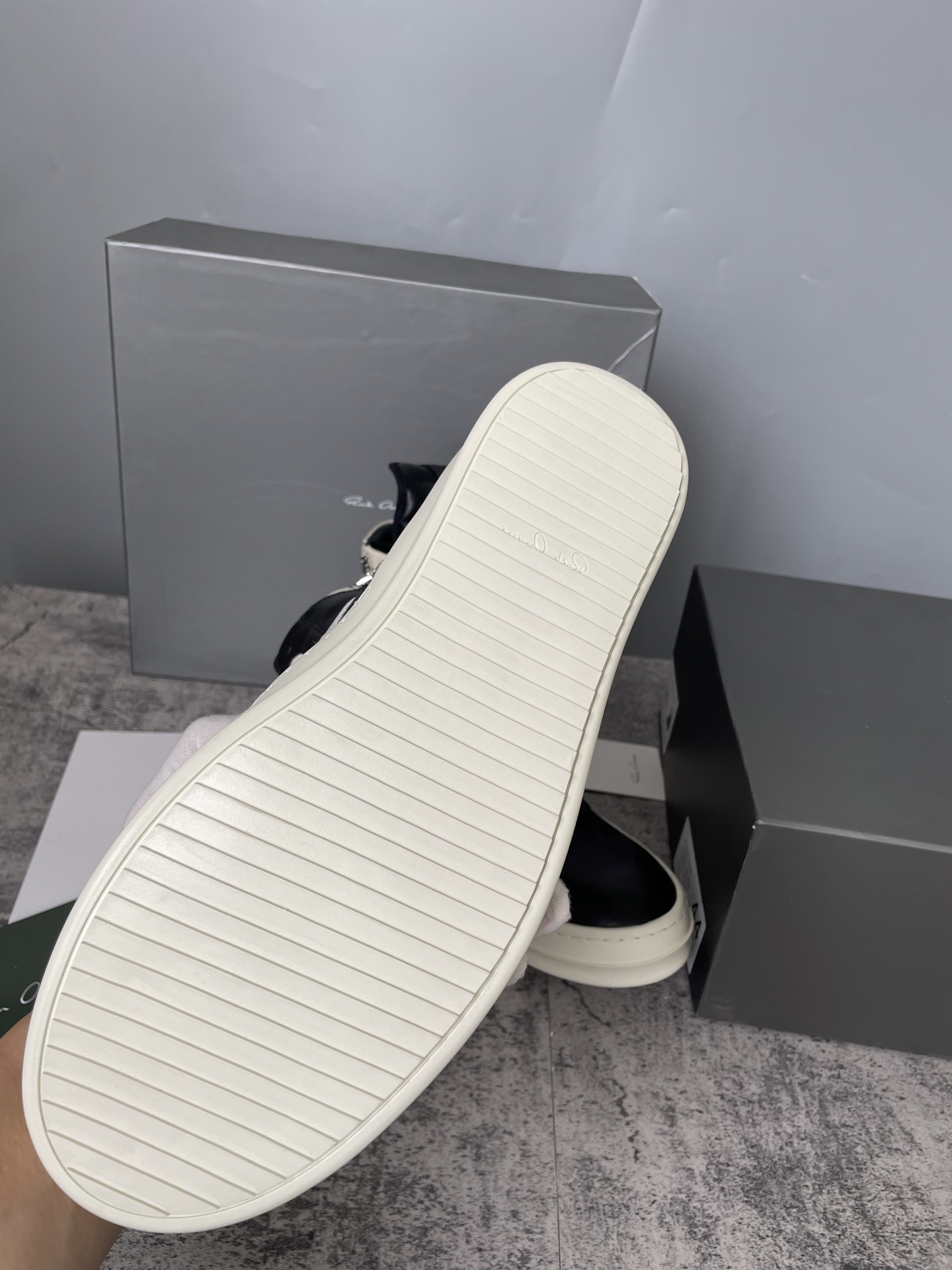 Rick Owens Geobasket High Black Milk