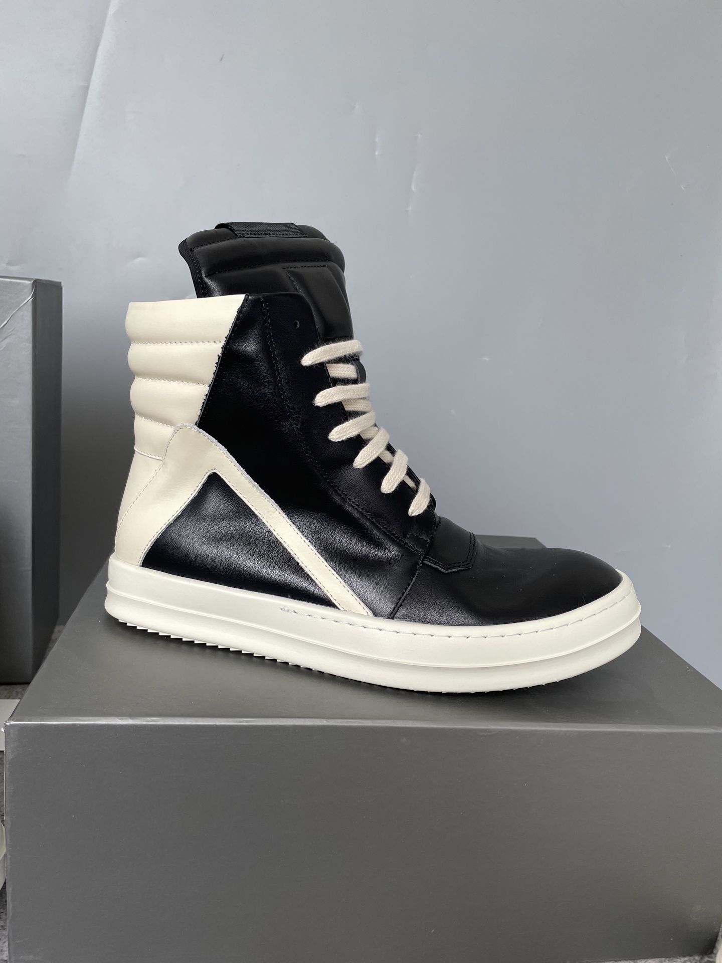 Rick Owens Geobasket High Black Milk