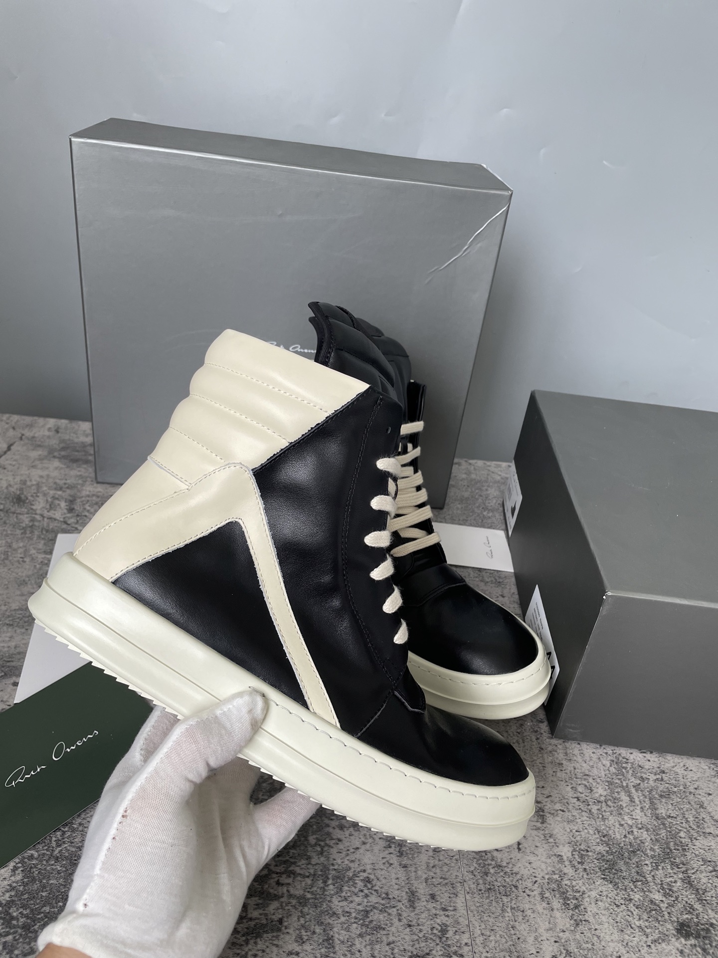 Rick Owens Geobasket High Black Milk
